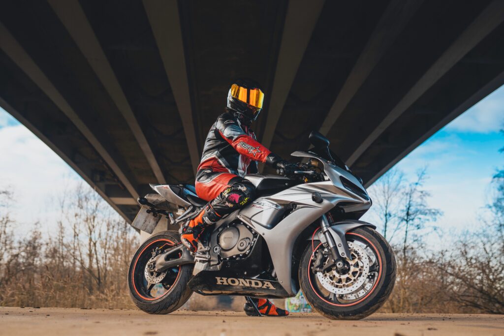 Vendite Airoh -Vendite Airoh leather motorcycle trousers and jacket combined 1024x683 1